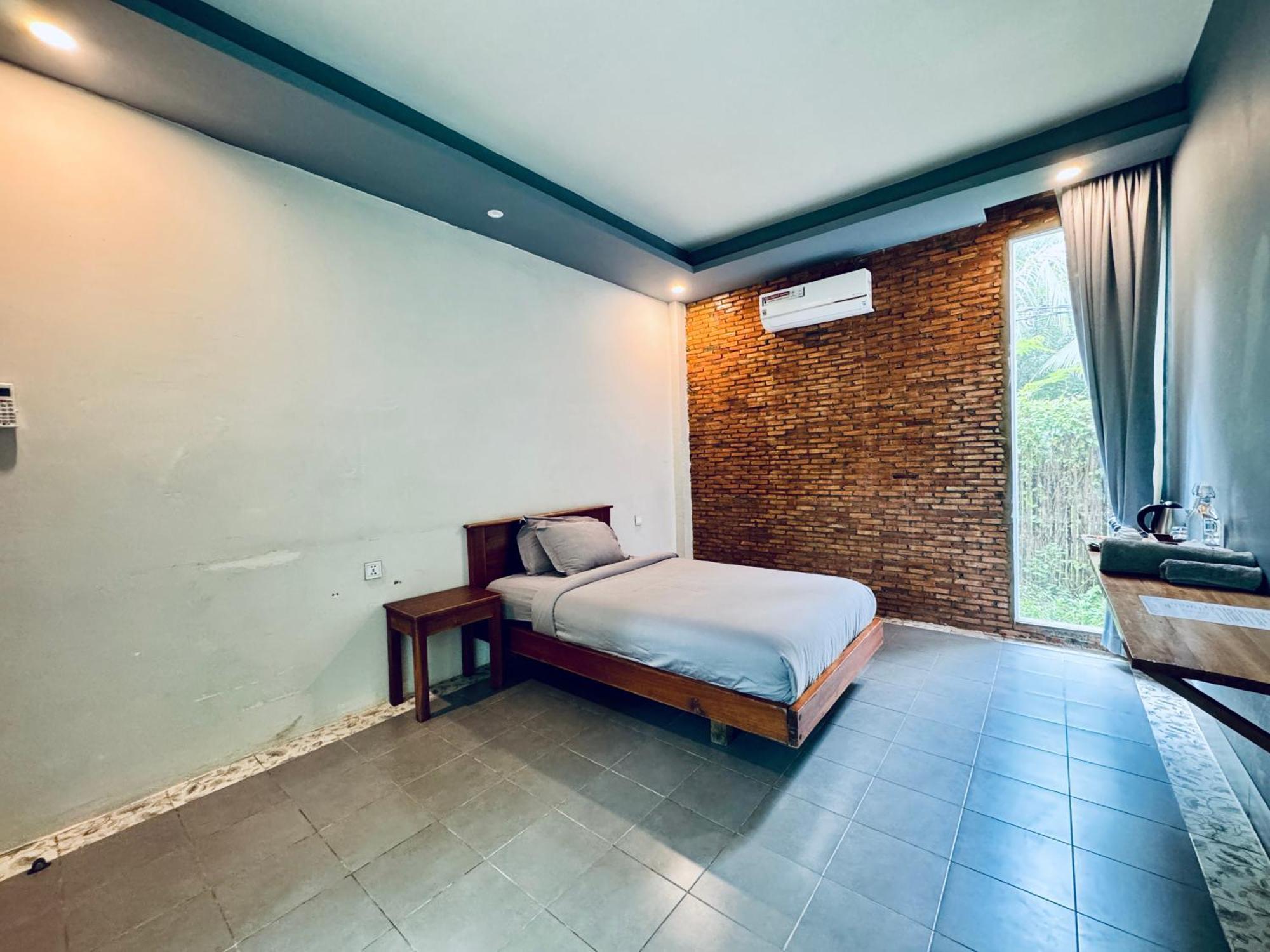 Kampot Riverfront Boutique Exterior photo